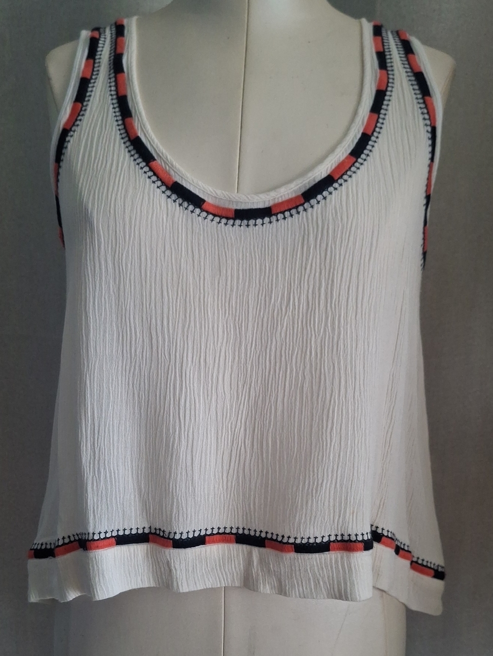 Elodie White Hi-LoTank Top with Navy and Coral Trim Sz L